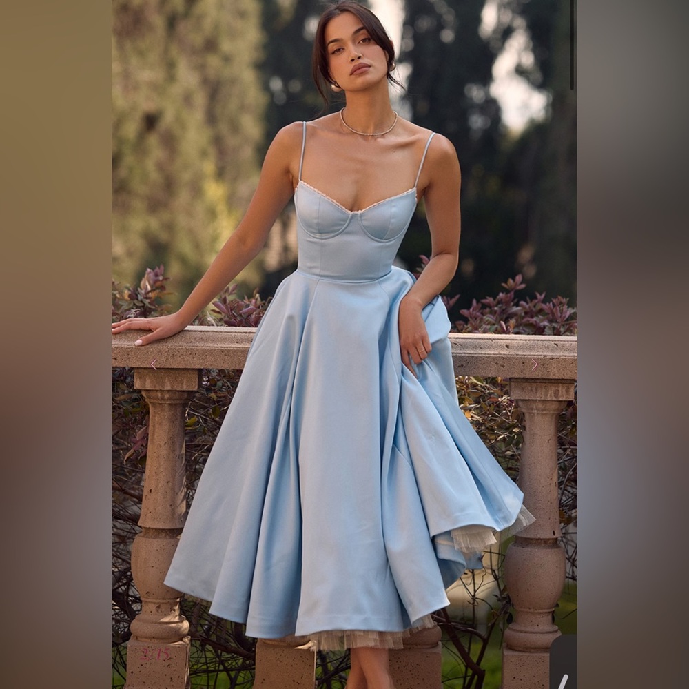 House of CB MADEMOISELLE
Cinderella Blue Tulle Midi Dress
